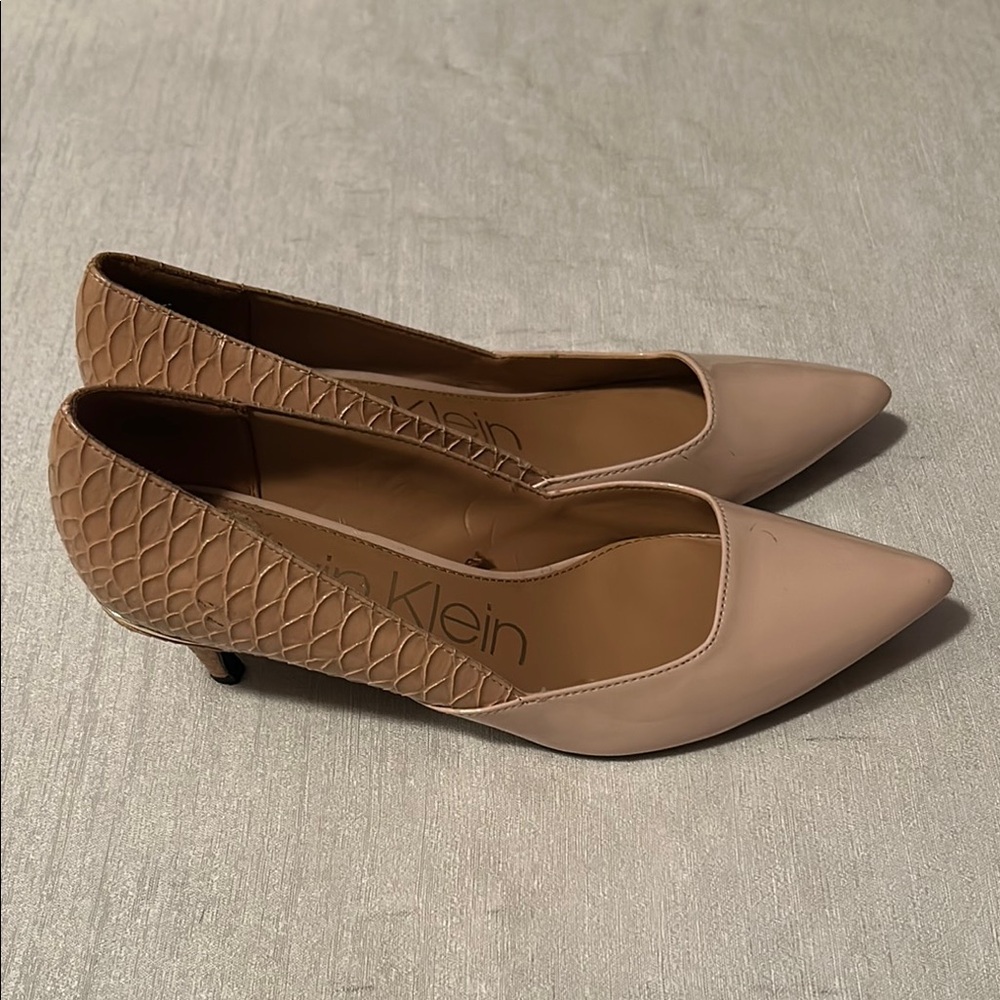 Calvin Klein Women's Nude Crocodile Skin Pumps - Picture 4 of 7